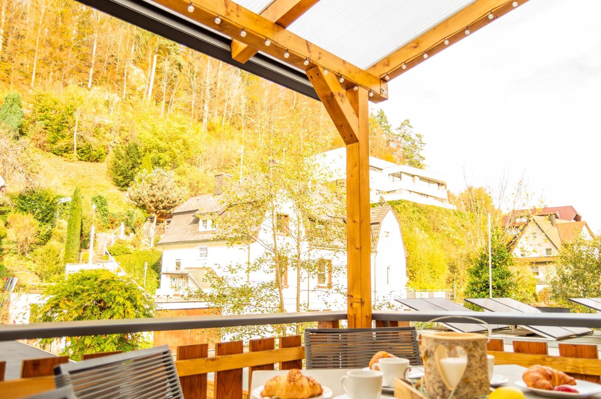 Design Trifft Harmonie Nahe Triberger Wasserfaelle Triberg im Schwarzwald Bagian luar foto