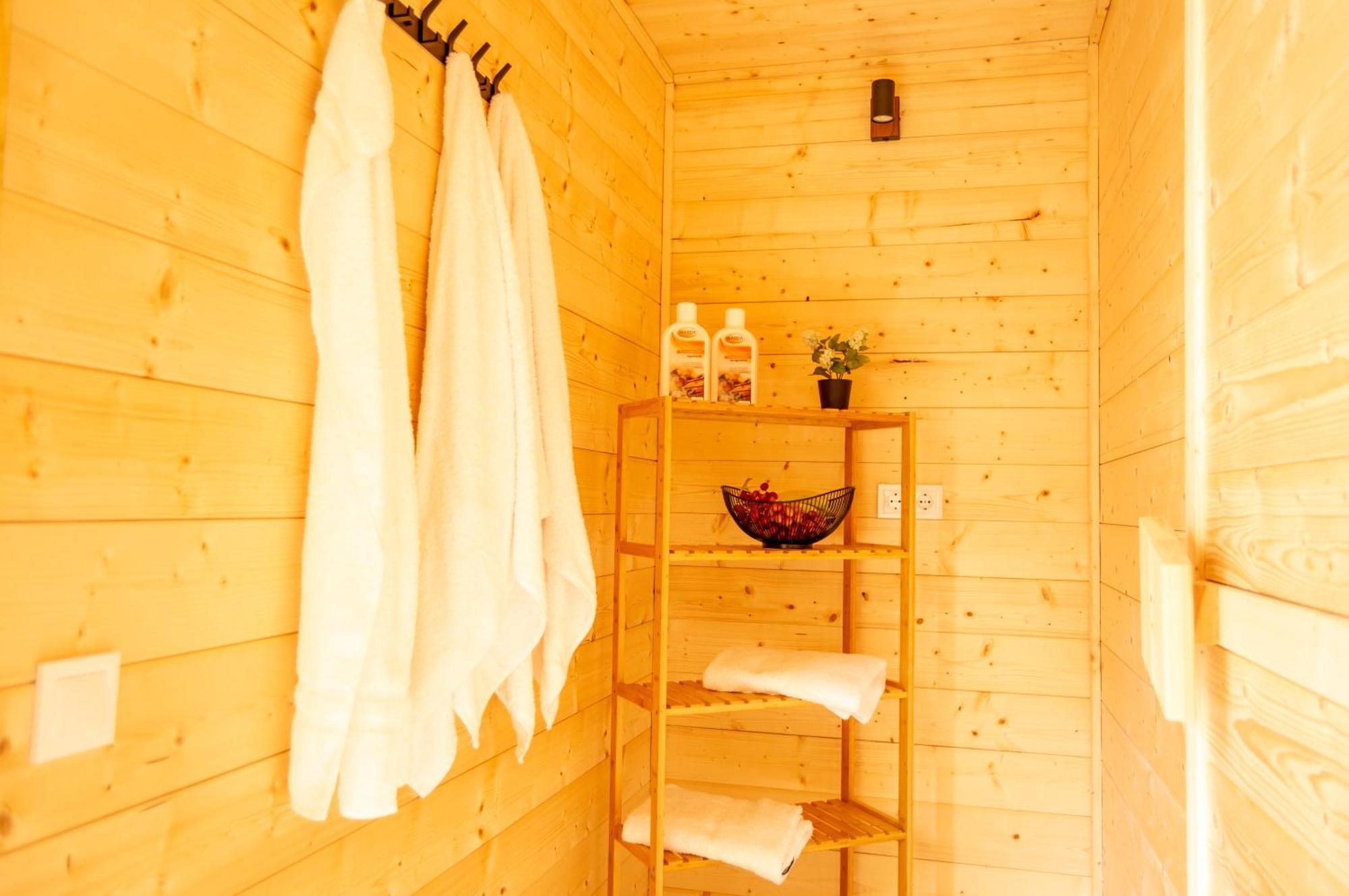 Design Trifft Harmonie Nahe Triberger Wasserfaelle Triberg im Schwarzwald Bagian luar foto
